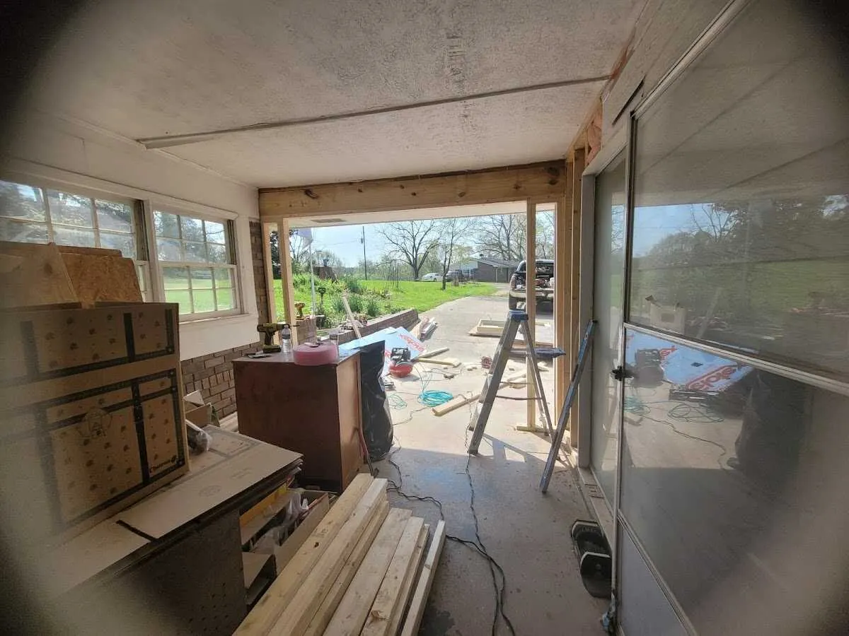 Air movers and dehumidifier for Drying & Dehumidification in Upper Dublin